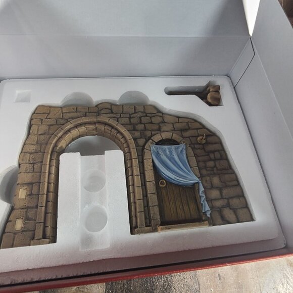 Lenox Mary Joesph Baby Jesus & Stable W/ Boxes - Picture 6 of 12